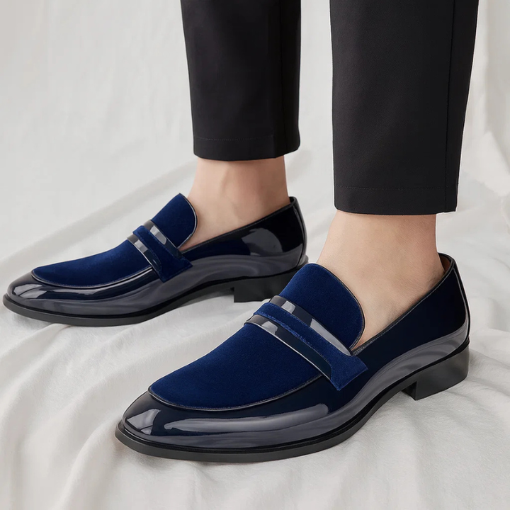 Mocassins rouges hommes élégants, sans lacets, idéals pour cérémonies et occasions spéciales avec confort.