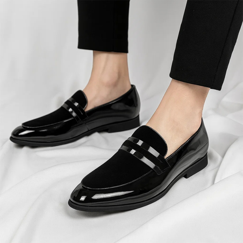Chaussures mocassins hommes, design sans lacets, élégance classique pour toutes tenues habillées.