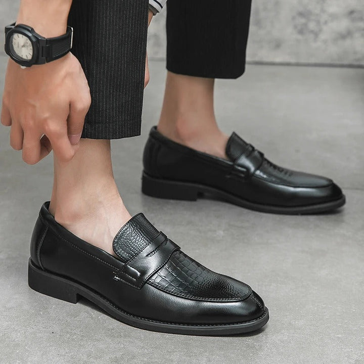 Chaussures mocassins homme confortables, idéales pour un look habillé ou casual chic.
