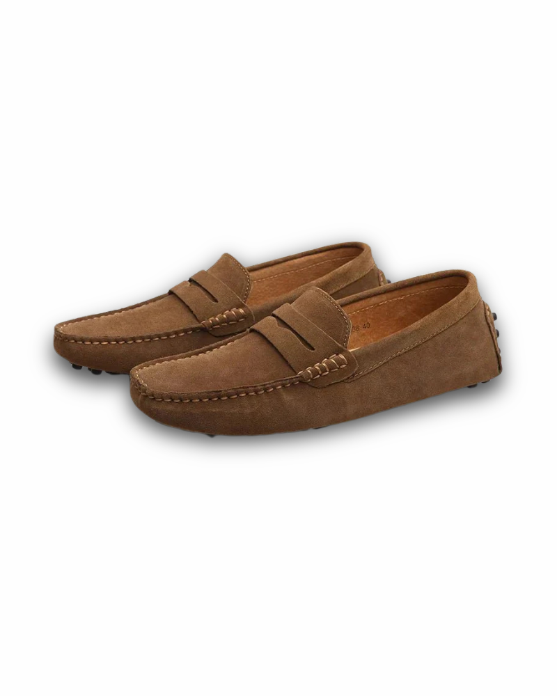 "Mocassins homme élégants, cuir marron, finition soignée, style classique et confort optimal pour toutes occasions"