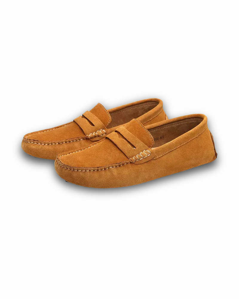"Mocassins homme élégants, cuir marron, finition soignée, style classique et confort optimal pour toutes occasions"