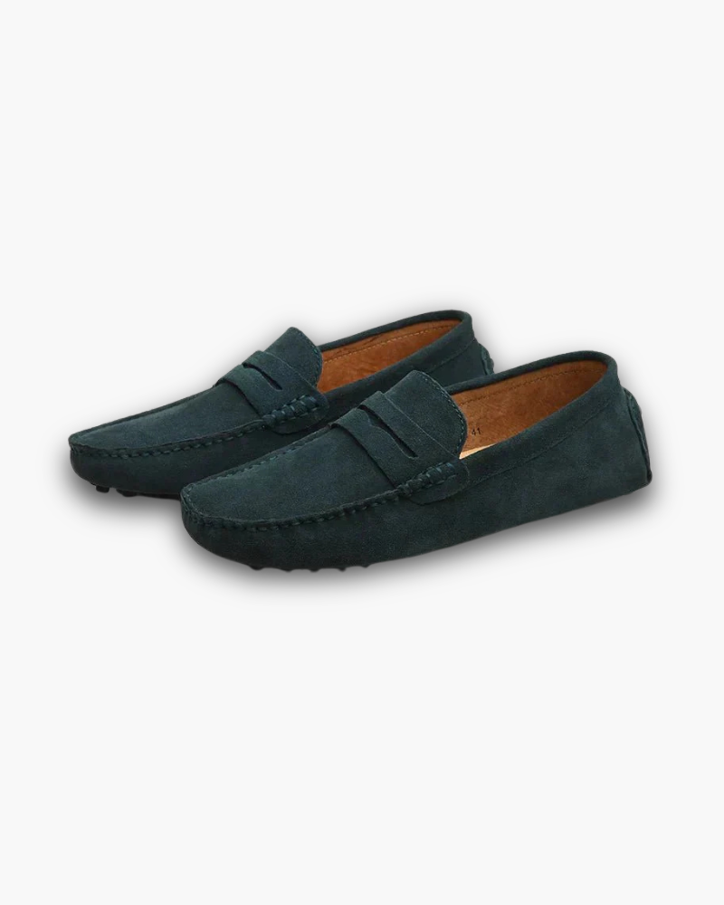 "Mocassins homme élégants, cuir marron, finition soignée, style classique et confort optimal pour toutes occasions"