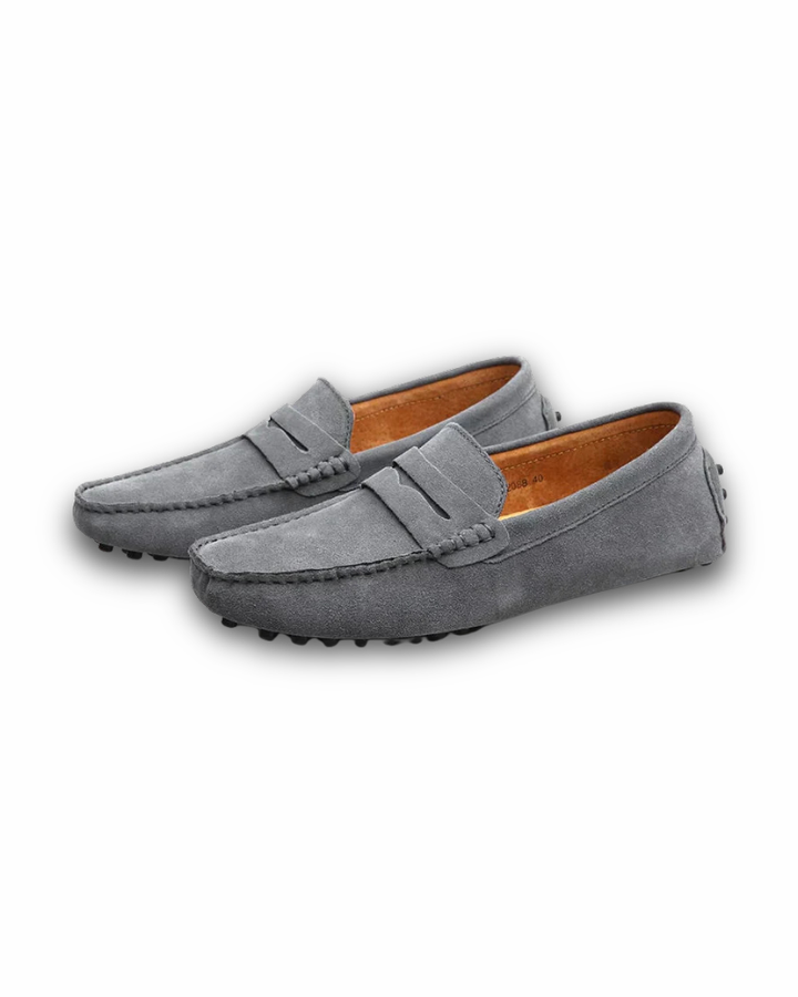 "Mocassins homme élégants, cuir marron, finition soignée, style classique et confort optimal pour toutes occasions"