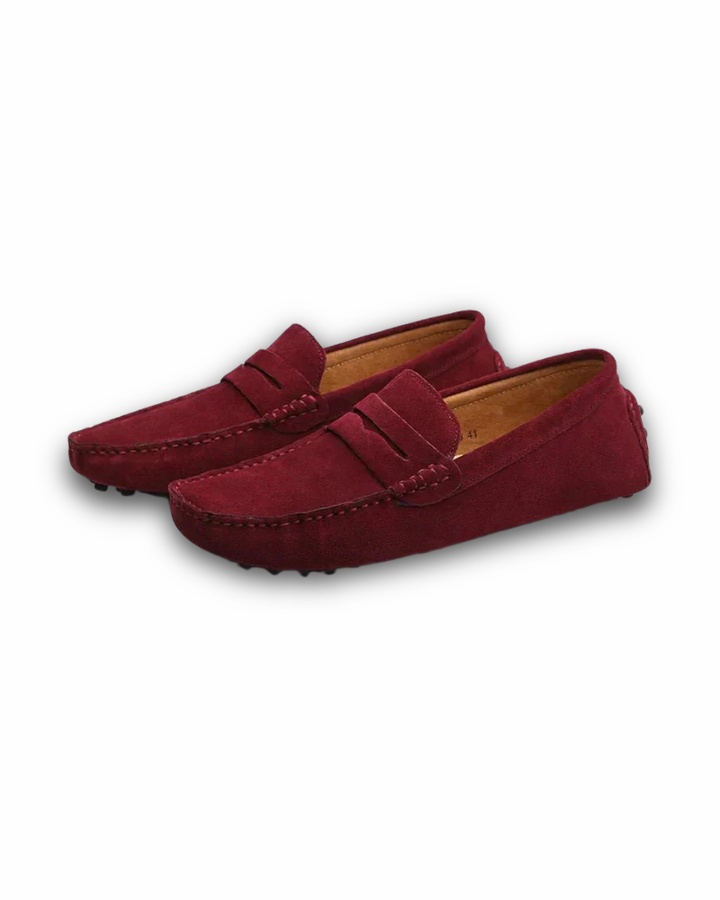 "Mocassins homme élégants, cuir marron, finition soignée, style classique et confort optimal pour toutes occasions"