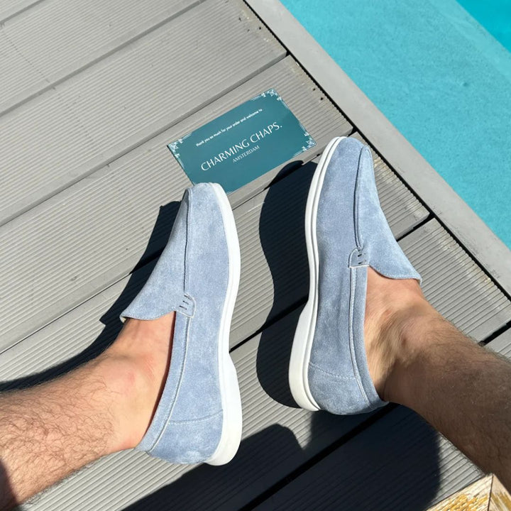"Mocassins homme élégants en cuir marron avec semelle rembourrée, parfaits pour confort et style intemporel."