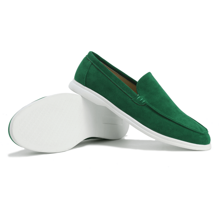 "Mocassins homme élégants en cuir marron avec semelle rembourrée, parfaits pour confort et style intemporel."