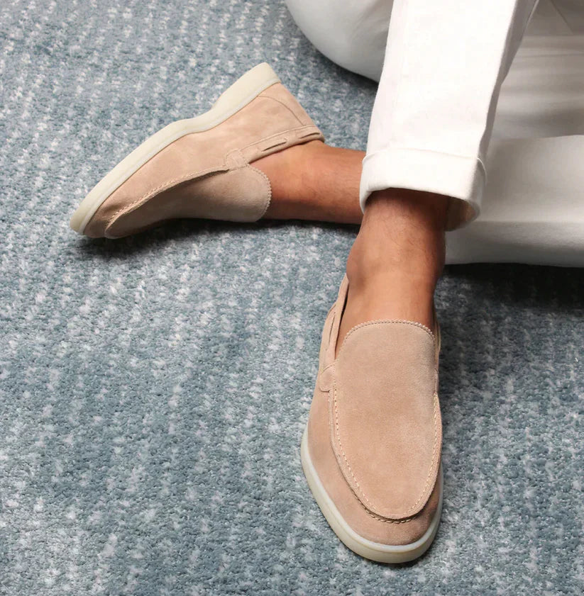 Mocassins homme en cuir, élégants et confortables.  Design intemporel, parfaits pour toutes occasions.