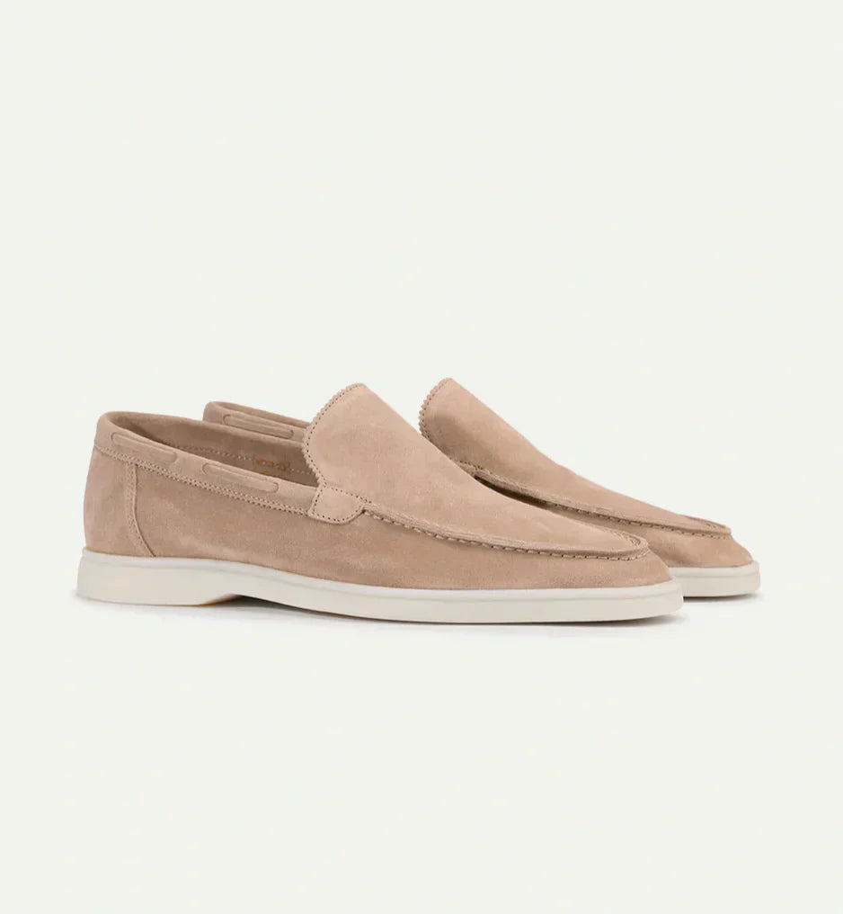 Mocassins homme en cuir, élégants et confortables.  Design intemporel, parfaits pour toutes occasions.