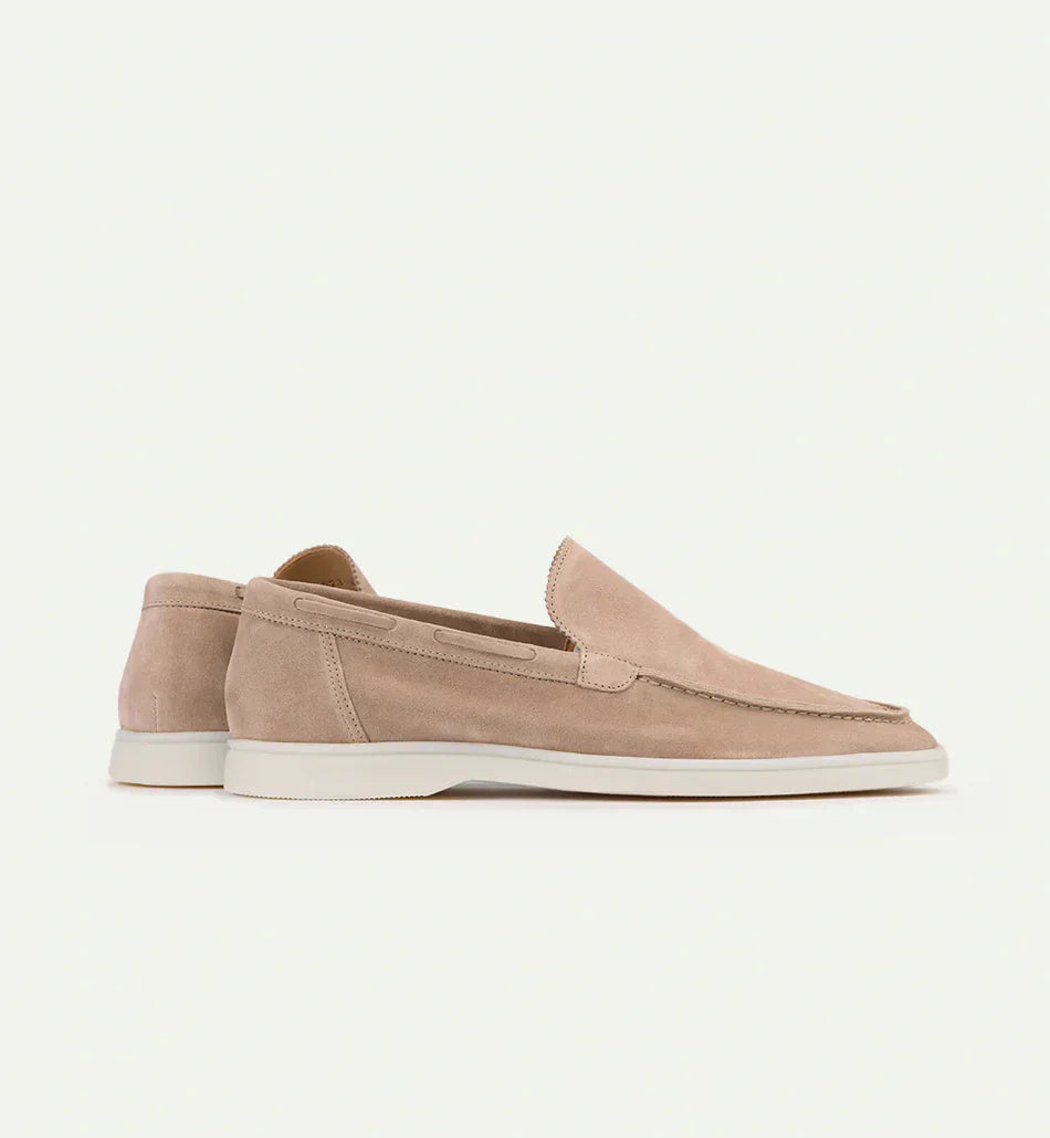 Mocassins homme en cuir, élégants et confortables.  Design intemporel, parfaits pour toutes occasions.