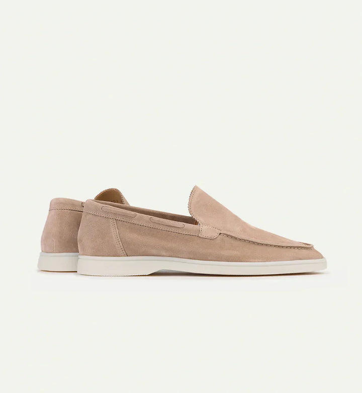 Mocassins homme en cuir, élégants et confortables.  Design intemporel, parfaits pour toutes occasions.
