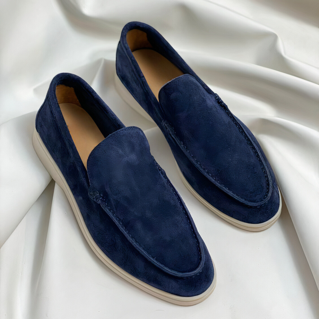 Mocassins homme en cuir. Style classique, confort optimal.  Chaussures élégantes pour toutes occasions.