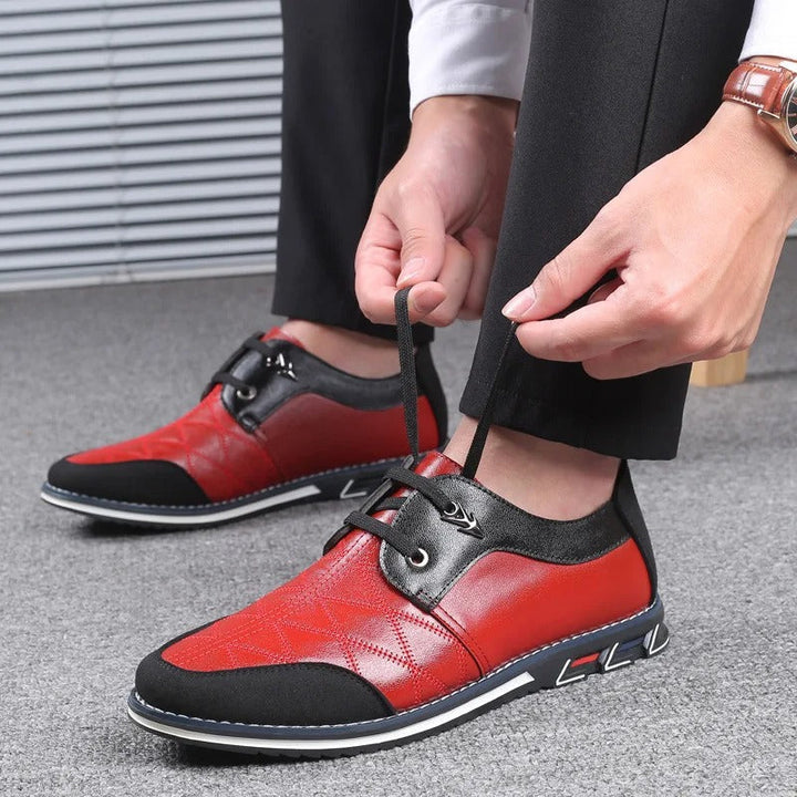 Mocassins homme en cuir véritable marron, design élégant, semelle robuste pour un confort toute la journée.