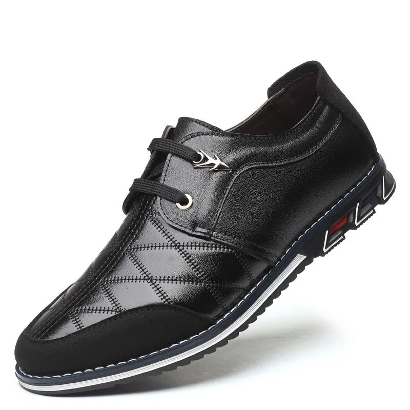 Mocassins de luxe pour homme en cuir véritable, élégance intemporelle et artisanat supérieur, style affaires.