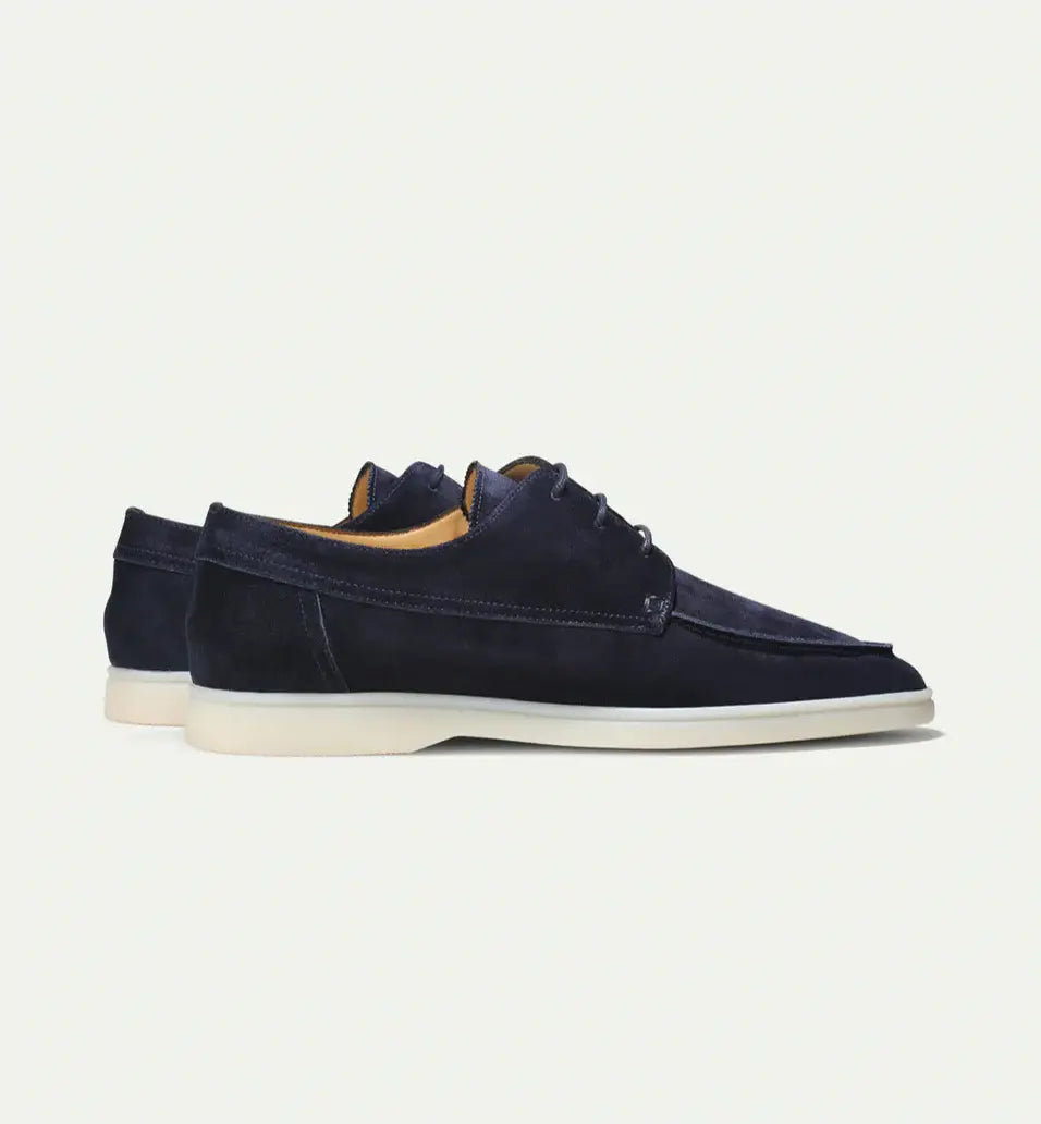 Mocassins homme en daim, confort et style. Chaussures élégantes pour homme.