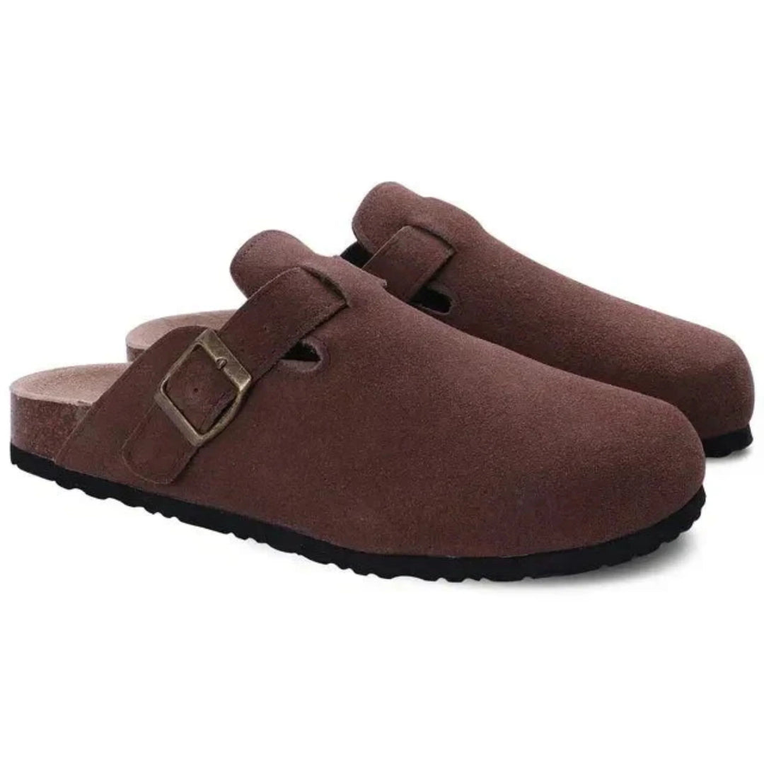 "Mocassins hommes confortables en cuir avec design épuré, semelle robuste et finition soignée en style intemporel."