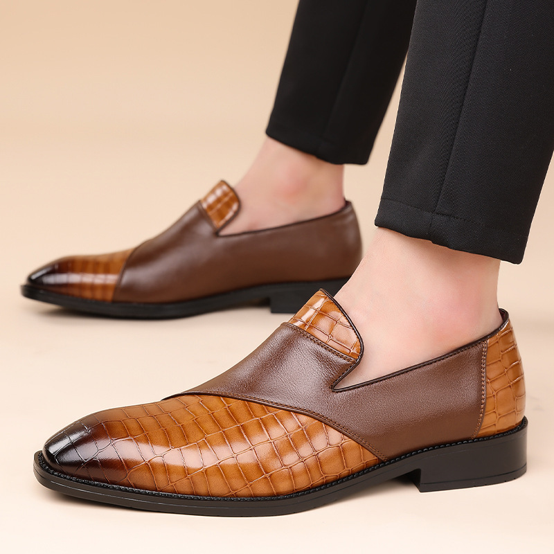 Mocassins confortables hommes, design élégant sans lacets, texture moderne pour un look sophistiqué.