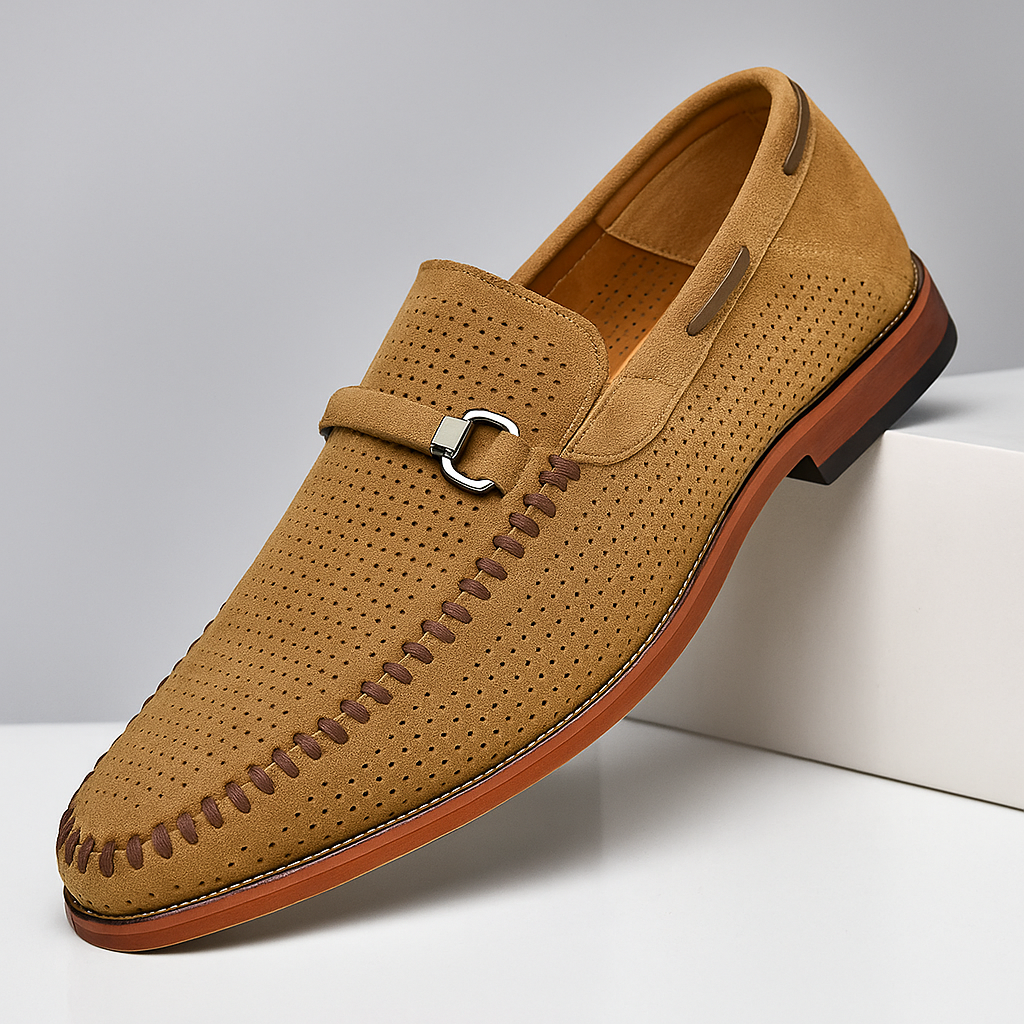 Chaussures habillées hommes: mocassins formels en cuir, idéaux pour costume ou style business élégant et chic.