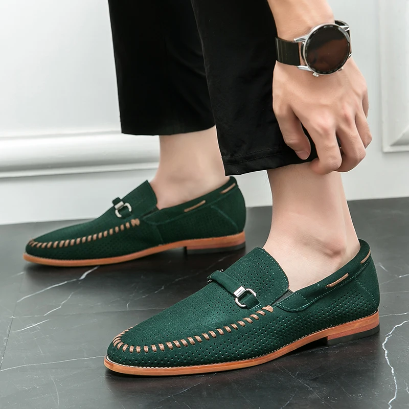 Mocassins hommes à silhouette classique, couleur sobre, style intemporel pour élégance et mode masculine.