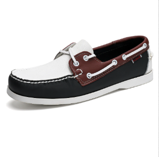 "Mocassins loafers rétro pour hommes, élégance intemporelle et confort moderne, design sobre et vintage chic."