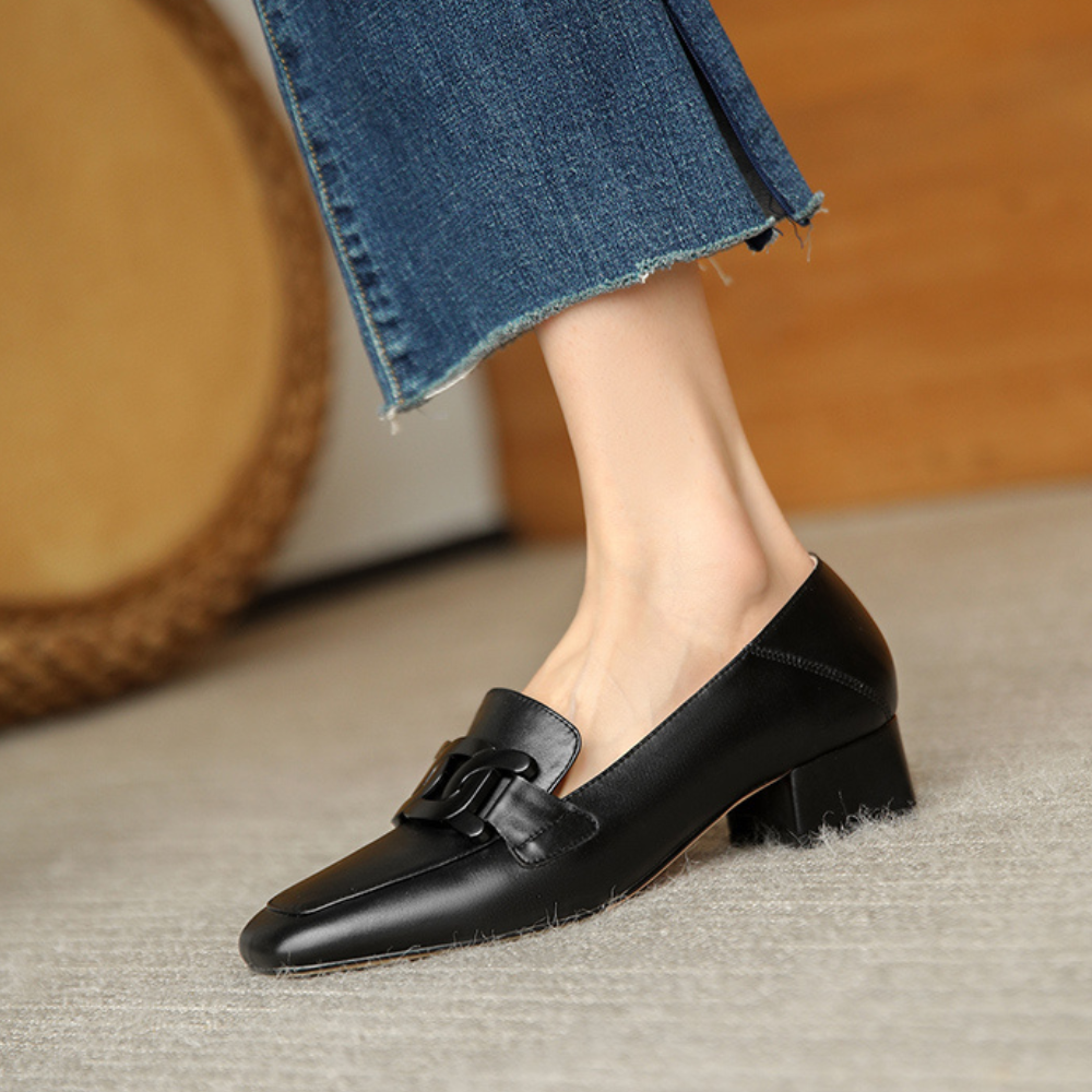 Chaussures polyvalentes Mary Jane femme, talon stable. Idéales pour les saisons printemps et automne.