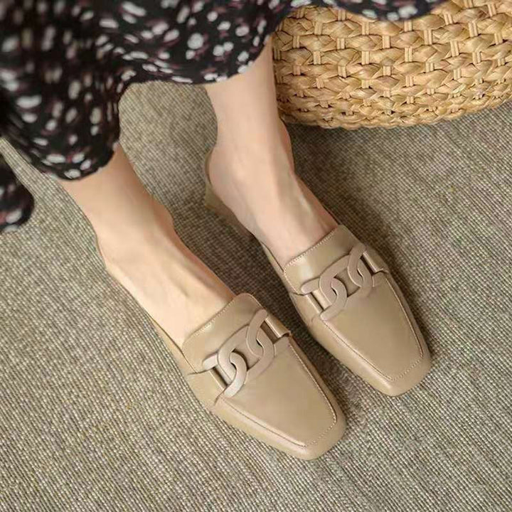 Chaussures de travail classiques Mary Jane femme, talon stable. Confort optimal pour longues journées.