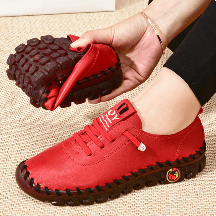 Mocassins orthopédiques pour hommes, cuir marron, semelle antidérapante, style moderne, confort plantaires optimal.
