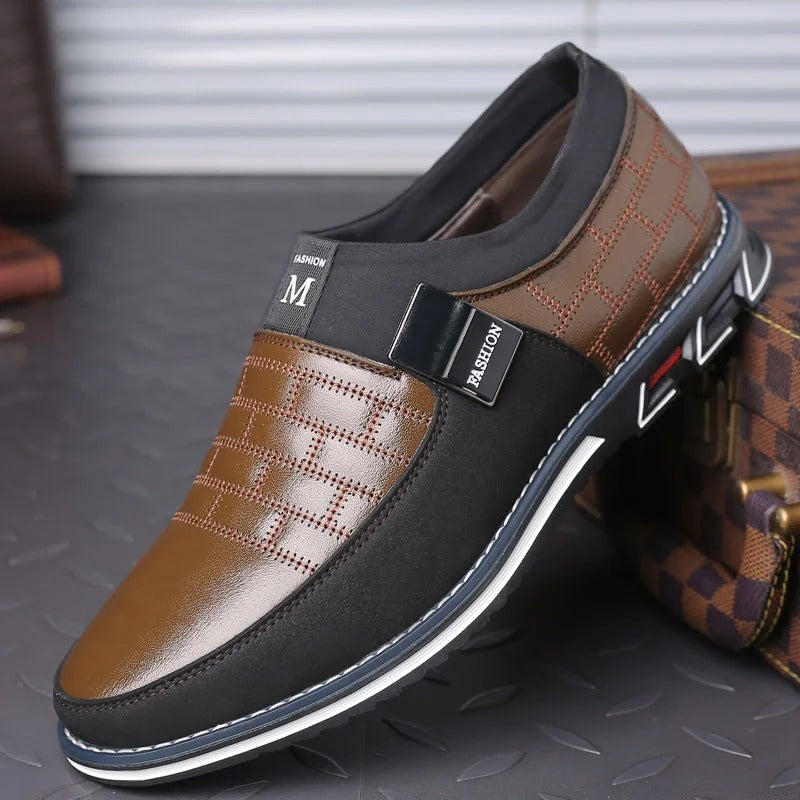 Chaussures hommes Oxford en cuir, design classique, mocassins durables et très confortables.