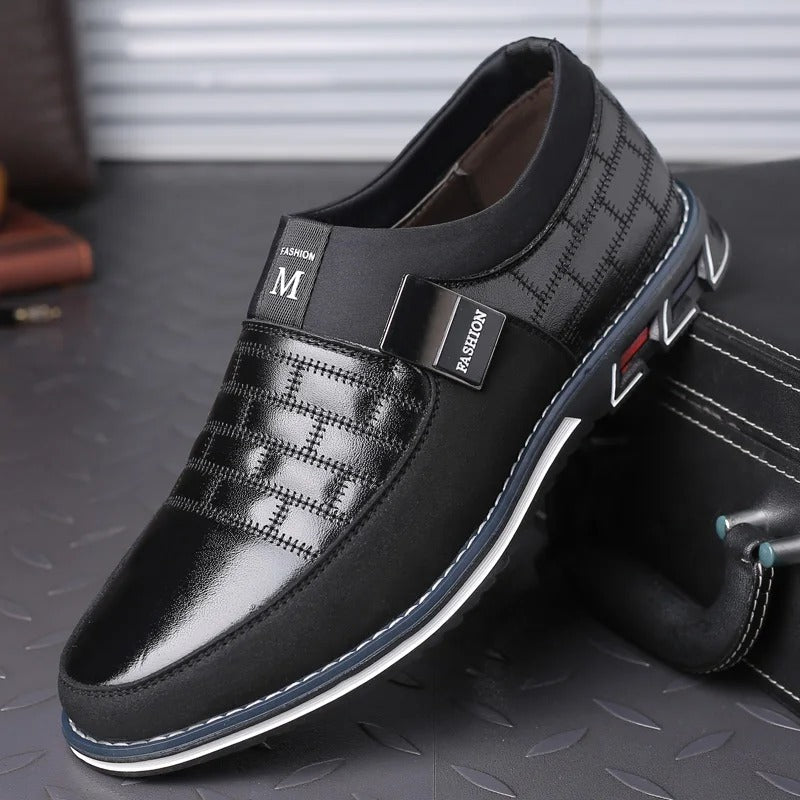 Mocassins élégants pour hommes, chaussures Oxford en cuir, style intemporel et confort accru.