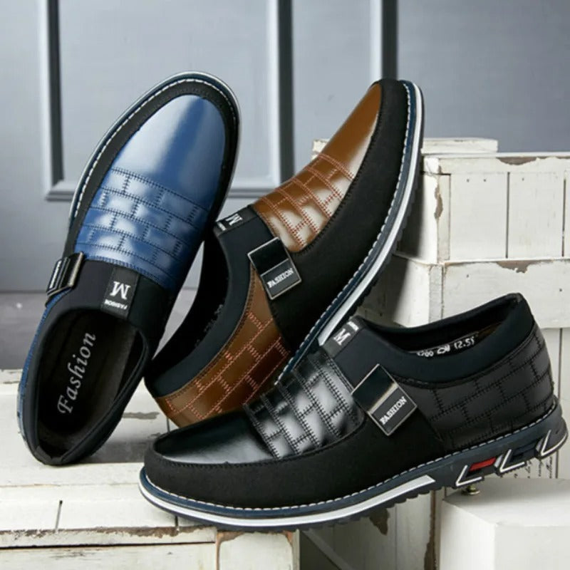 Mocassins cuir marron, style Oxford raffiné, confort longue durée pour hommes élégants.