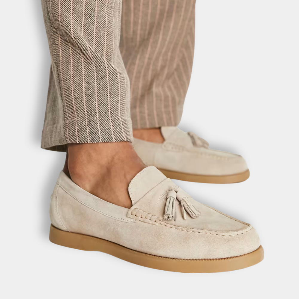 Chaussures mocassins hommes confortables et polyvalents avec pampilles, idéaux pour toutes occasions.