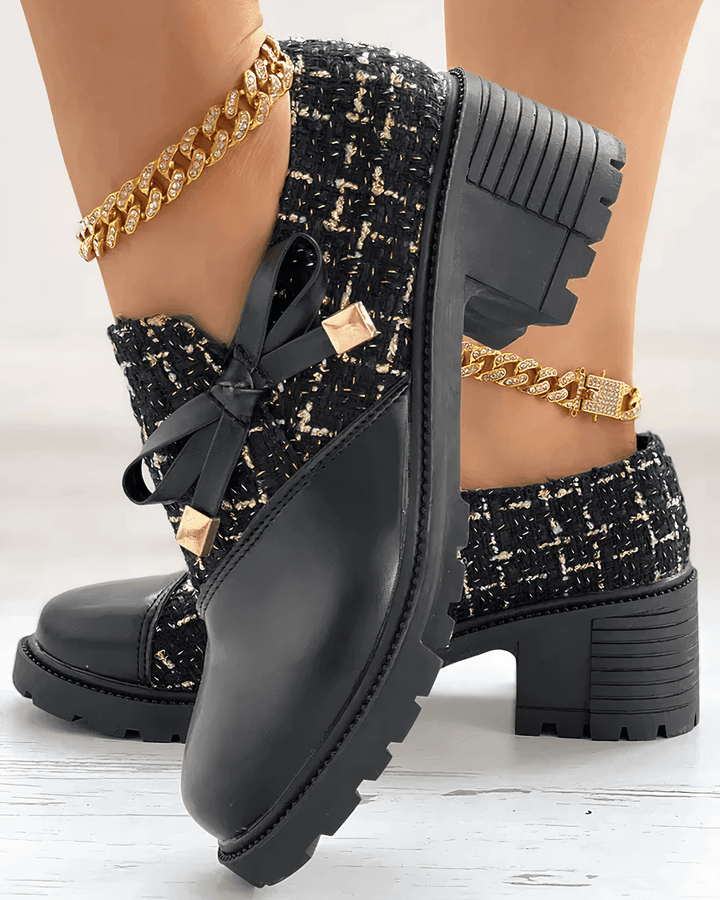 Mocassins à talon bloc pour femmes, alliant élégance et confort. Chaussures fermées, parfaites pour un style chic et pro.