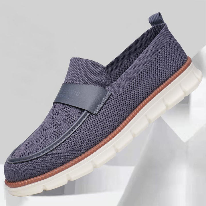 Paire de mocassins tissés pour homme, très confortables et légers. Chaussures décontractées sans lacets pour l'été.