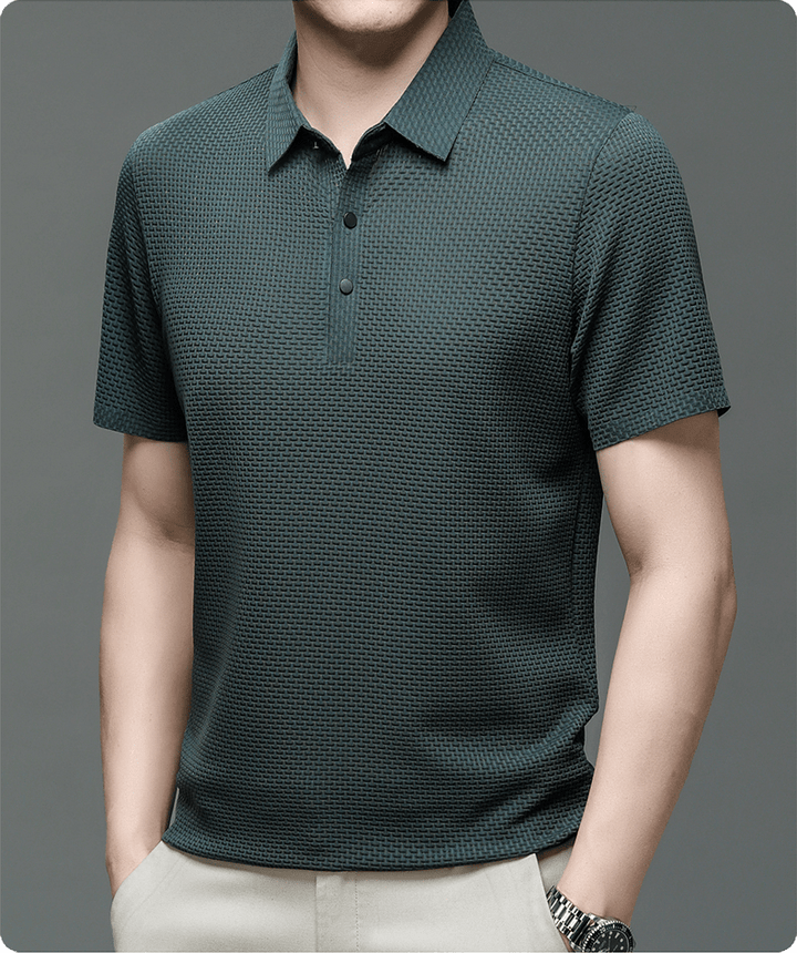 Polo homme chic, style italien, polyvalent, parfait pour un look décontracté ou semi-formel en été.