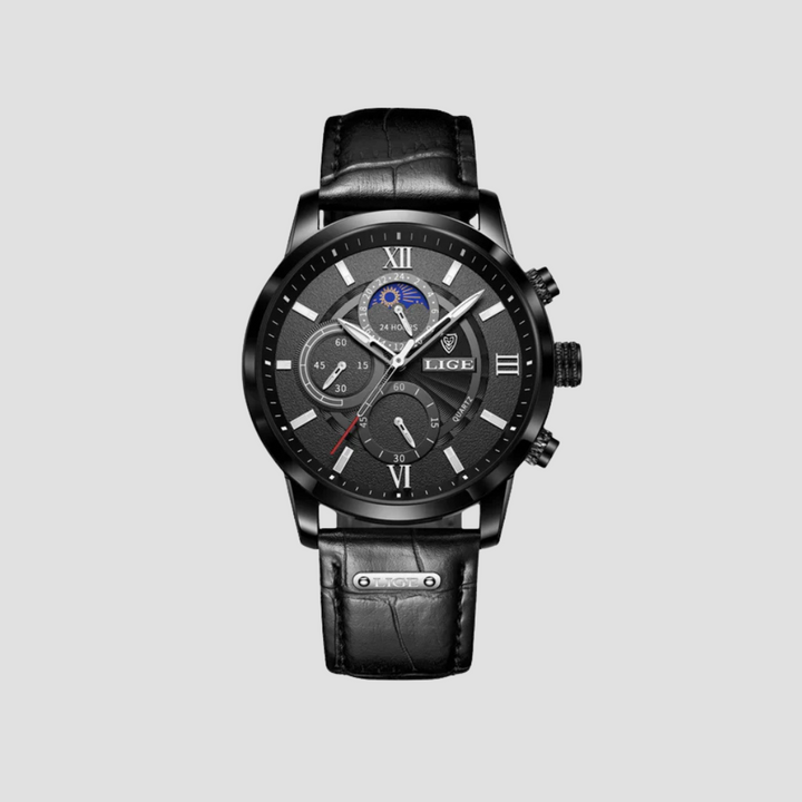 "Montre classique élégante pour homme, boîtier 43mm, bracelet cuir, détails lumineux, design sophistiqué."