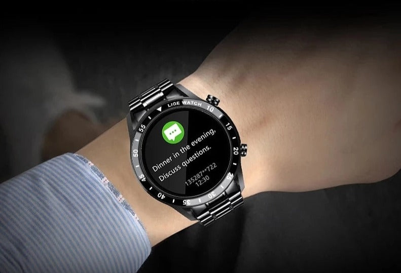 Montre connectée luxe : écran AMOLED, appels 4G, suivi fitness, design élégant.