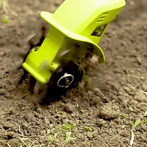 Motobineuse électrique sans fil jaune.  Outil léger et ergonomique pour désherber et préparer le sol. Jardinage facile.