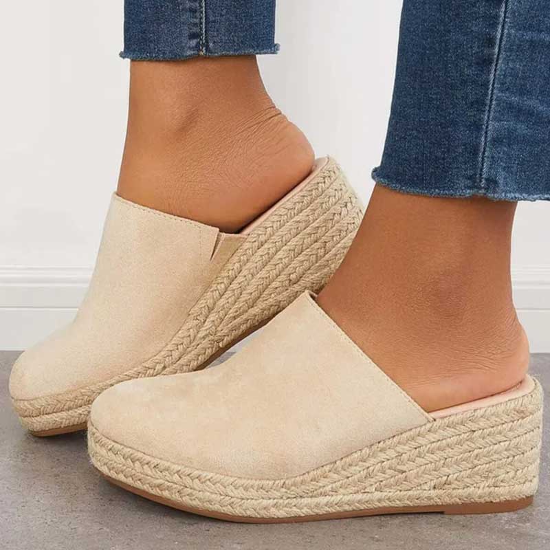 Élégantes mules espadrille compensées femme bleues, pour un confort chic et des sandales d'été parfaites.