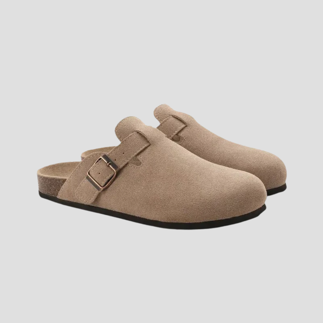 Mules en daim beige, confort ergonomique, modèle unisexe, boucle réglable; chaussure élégante, parfaite pour l'été.