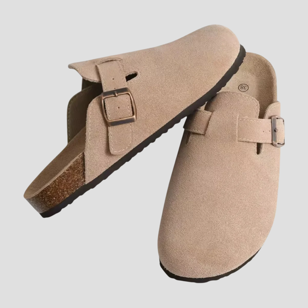 Mules en daim beige, confort ergonomique, modèle unisexe, boucle réglable; chaussure élégante, parfaite pour l'été.