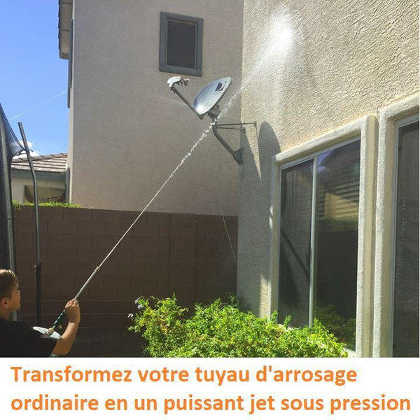 Nettoyeur haute pression bleu avec jet puissant, idéal pour nettoyer saletés tenaces sur bois, brique et béton.