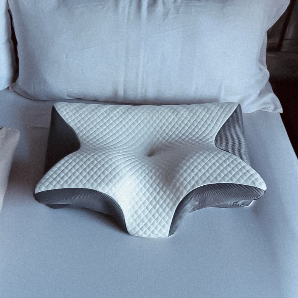 Oreiller orthopédique: mousse mémoire de forme, soutien cervical et dorsal, confort optimal.