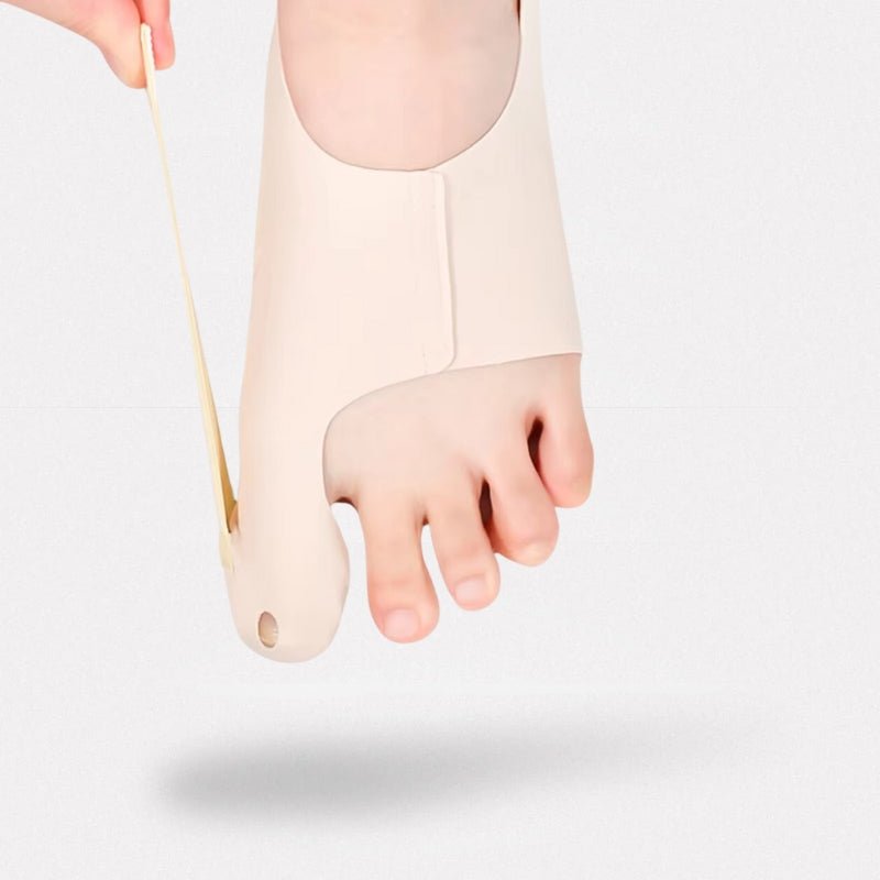 "Orthèse hallux valgus discrète et légère, design fin, matériaux doux, pour confort et correction du gros orteil."