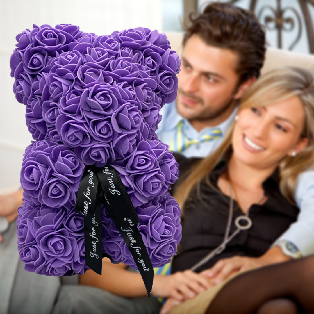 "Ours en roses rouges artisanal, peluche élégante et romantique pour décoration et cadeau inoubliables."