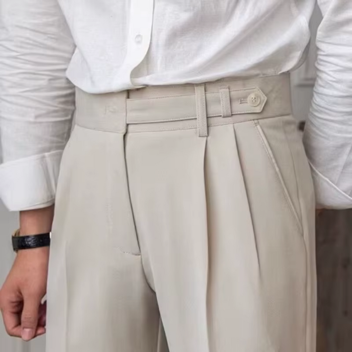 "Pantalon à pinces homme, taille haute, plis élégants, vue avant, matière premium, idéal professionnel et festif"