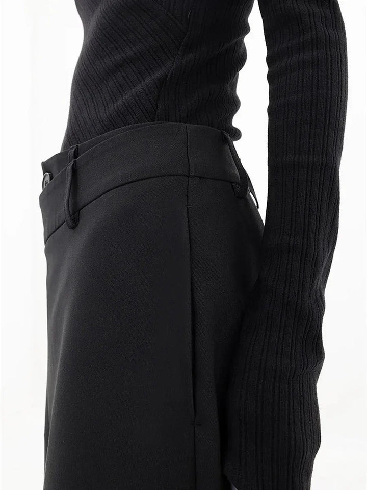 Confortable pantalon femme ample, coupe fluide pour un look d'été chic et relax.
