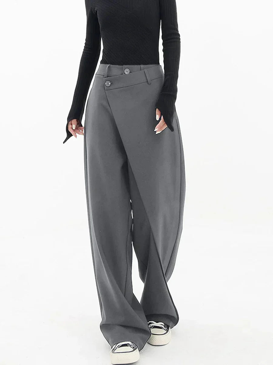 Pantalon femme décontracté, coupe ample et fluide, élégant et confortable pour toutes occasions.