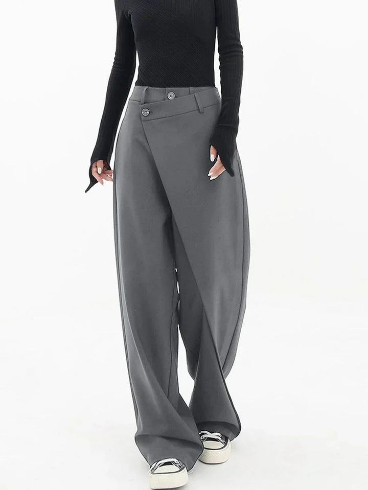 Pantalon femme décontracté, coupe ample et fluide, élégant et confortable pour toutes occasions.