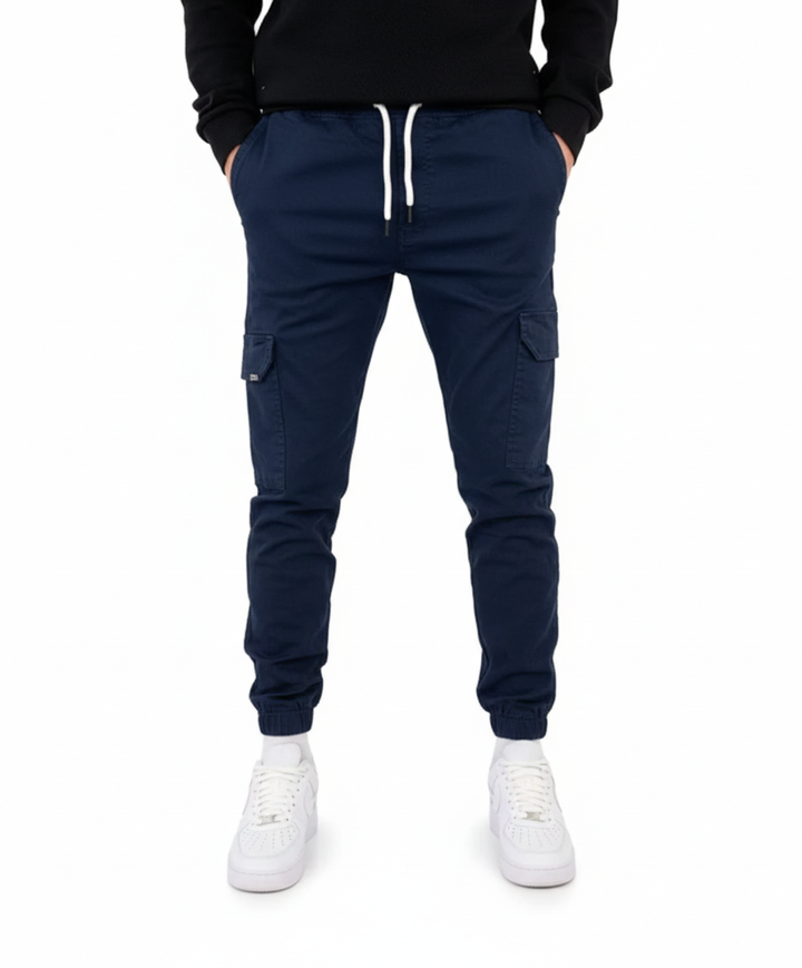 Pantalon cargo homme polyvalent et confortable, parfait pour un look décontracté urbain ou des activités casual.