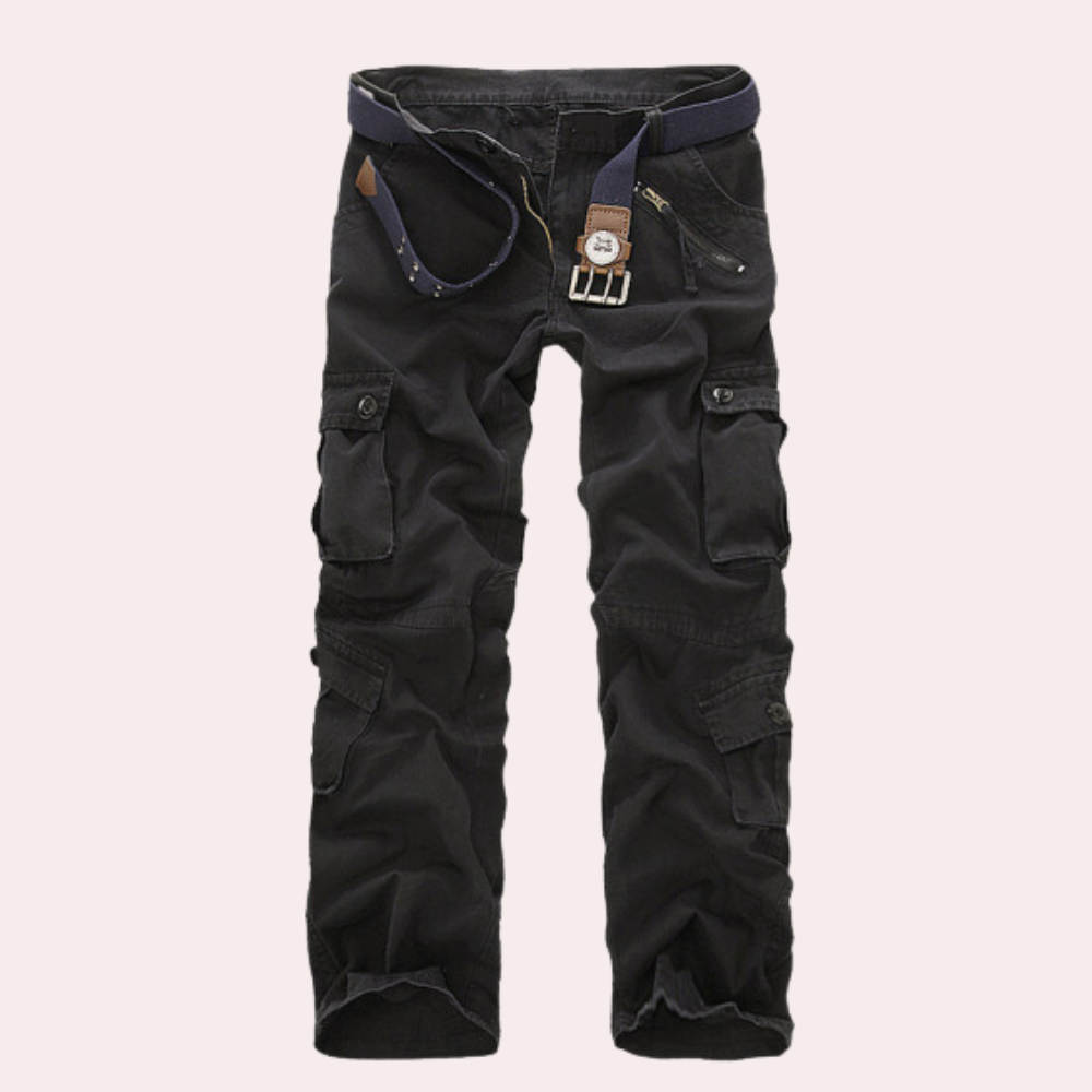 Pantalon cargo homme avec poches multiples, alliant confort et fonctionnalité pour un look moderne et urbain.