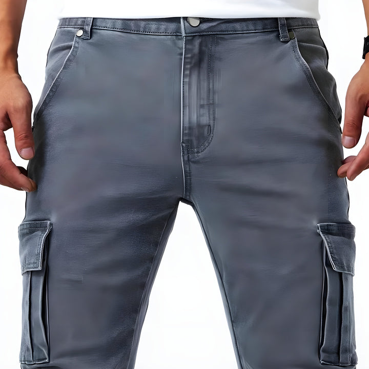 Pantalon cargo homme décontracté, coupe moderne et souple, parfait pour un look urbain confortable.
